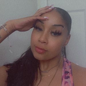 Meet your Posher, Tia